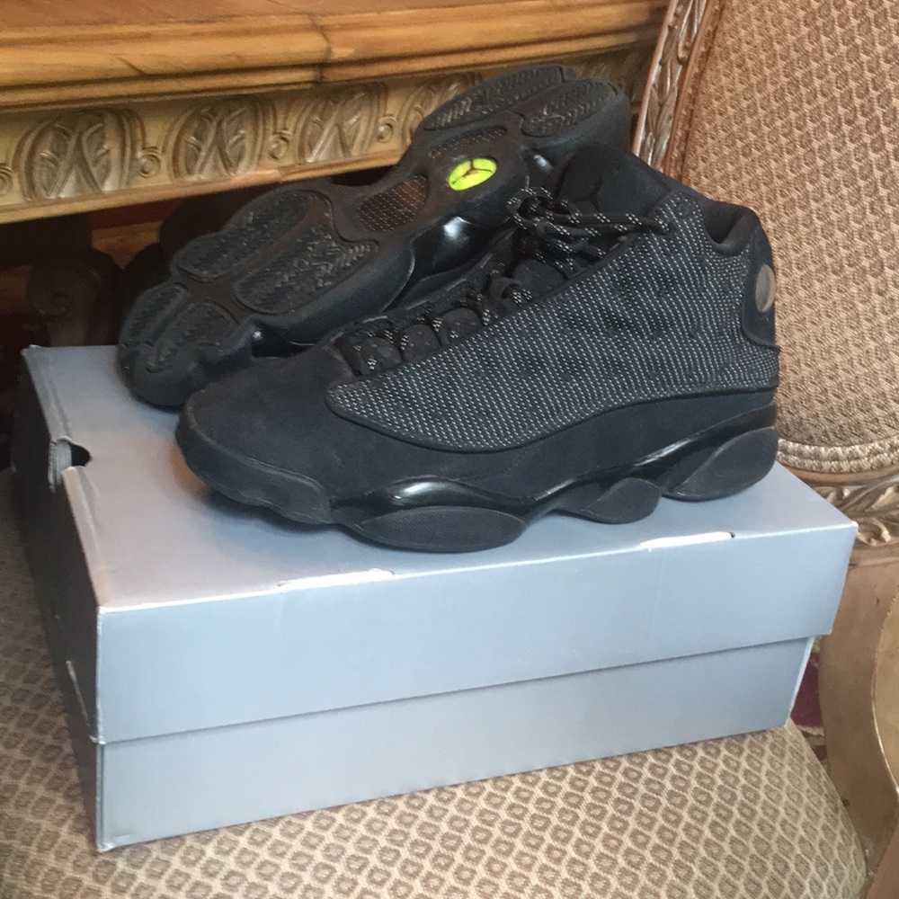 Black Cat Jordan 13